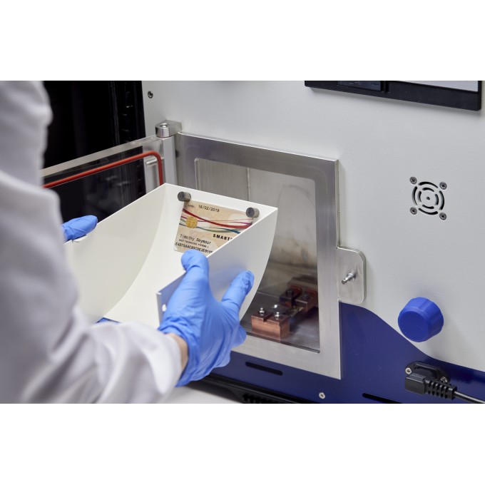 Incinta portabila de relevare urme papilare prin depunere de vapori de metal in camera vidata 